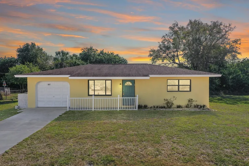 Cozy Port Charlotte Home 4 beds 3 bedrooms w/pool - Image 1