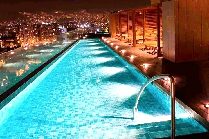 Garage Pool Jacuzzi Terrace Yoga Room Grill - Image 1