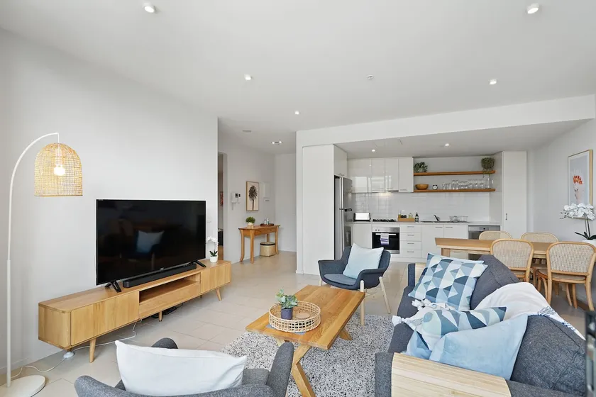 A River-side 2bdm Footscray Oasis + Parking - Image 1