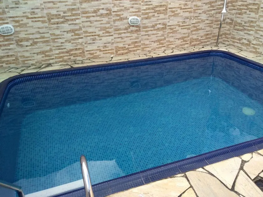 Nice house with pool and barbecue area - Image 1