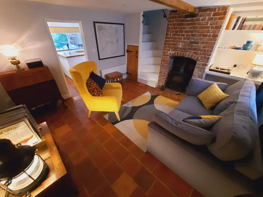 Cosy two bedroom cottage in historic Beccles - Image 1