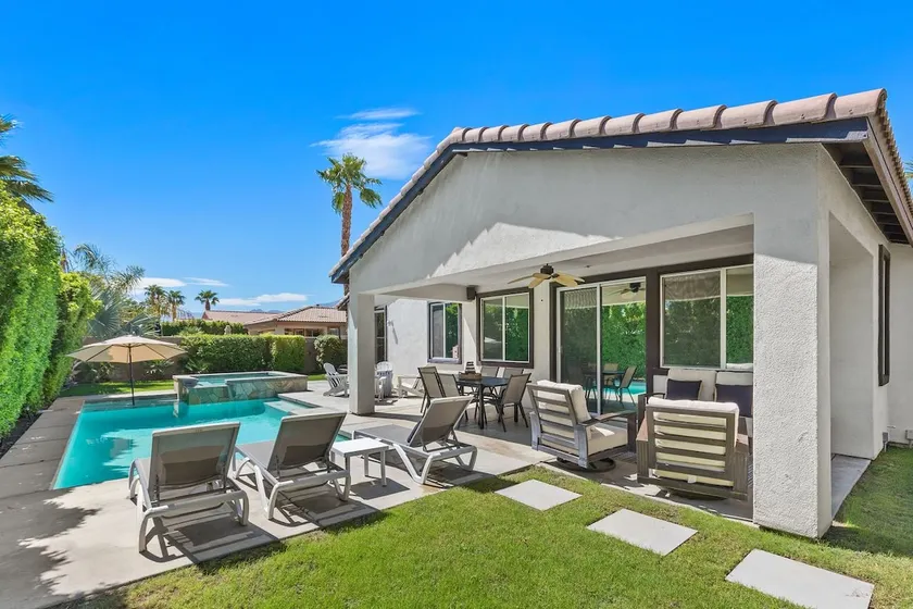 Chandler Court Getaway by GPM - Private Pool + Games + More! Walk to Festivals - Image 1