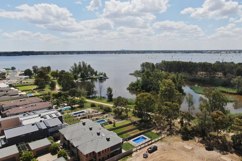 Lakeviews on Anchorage Way - Image 1