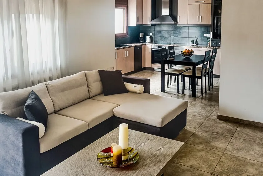 Luxury apartment in Volos - Image 1