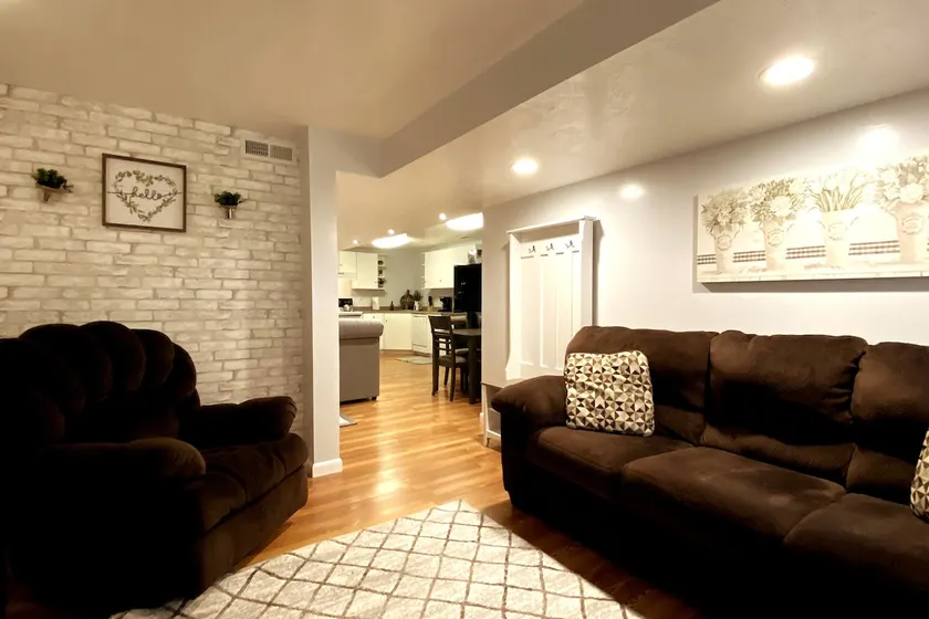 Maryann's Basement Suite - Image 1
