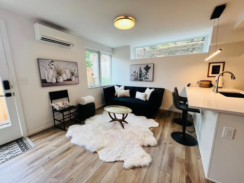 Private - Modern Alki 1bd- Super Clean! Guest Fave - Image 1