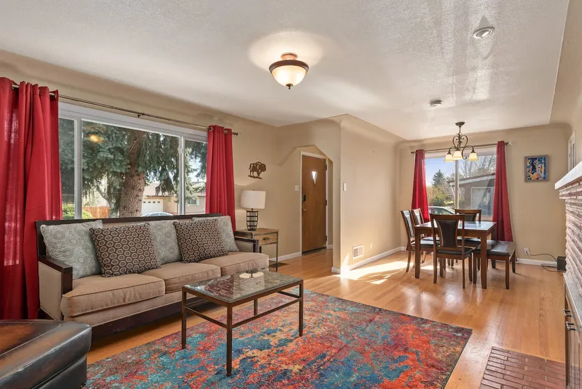 Olde Town Arvada⭑Steps 2 Shopping⭑Light Rail⭑Parks - Image 1