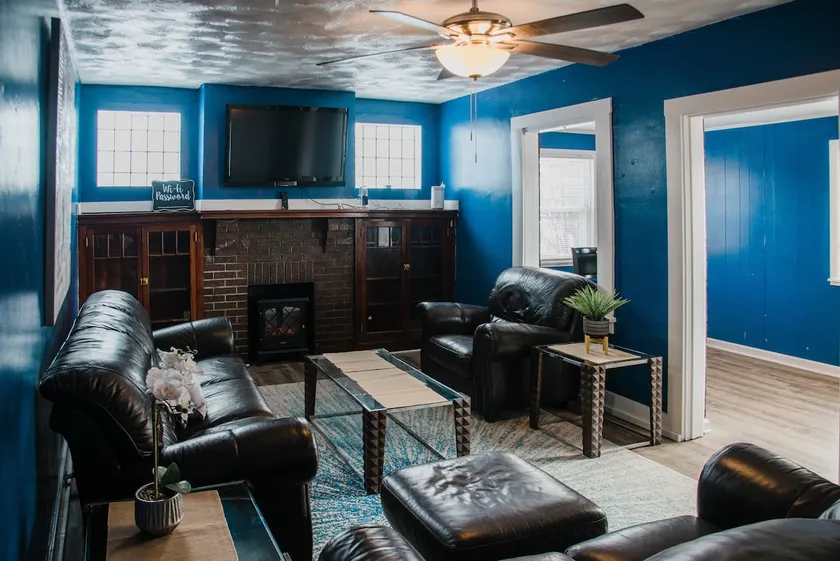 Hidden Gem in Swissvale sleeps 6 - Image 1