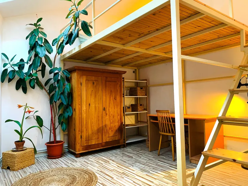 Bright and Pleasant Home - Image 1