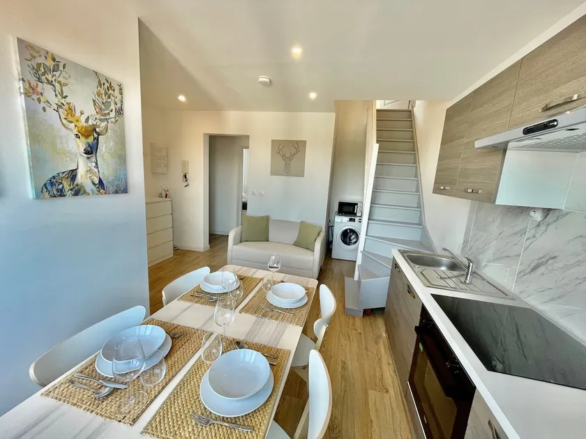 Le Scandinave: Duplex, Free Parking, Downtown - Image 1