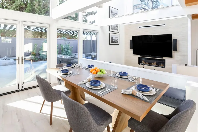 Beautiful 3 Bedroom Beach Estate - Image 1
