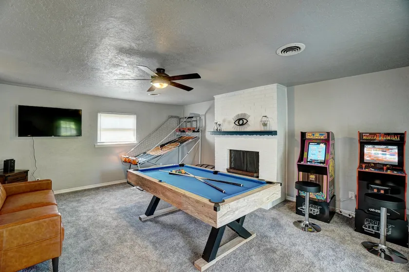 ~The Hangout~ Family Friendly Home w/GameRoom! - Image 1