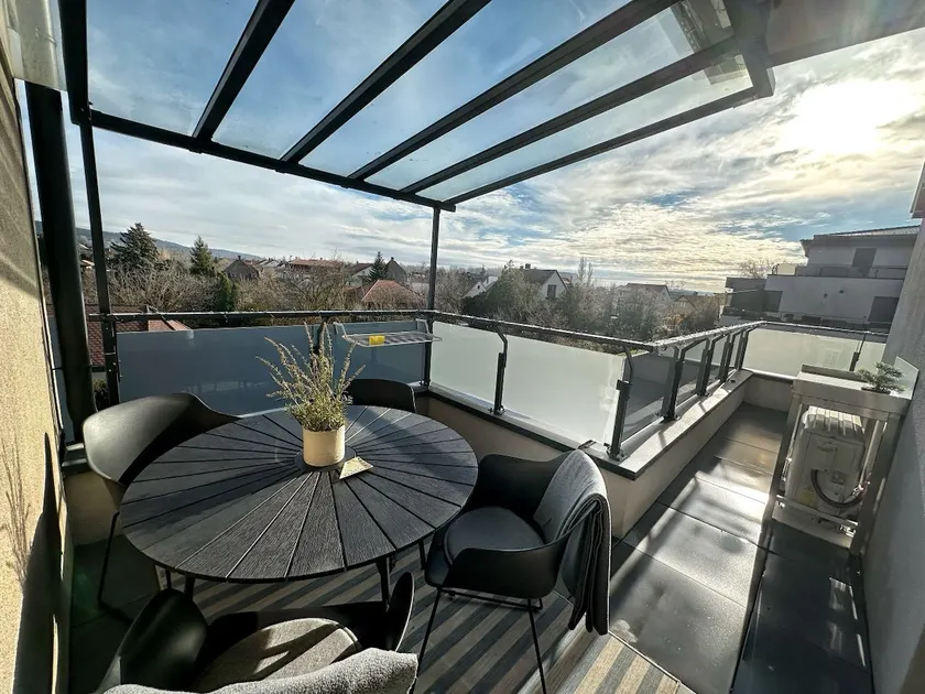 Marina Apartment by Dora - Image 1