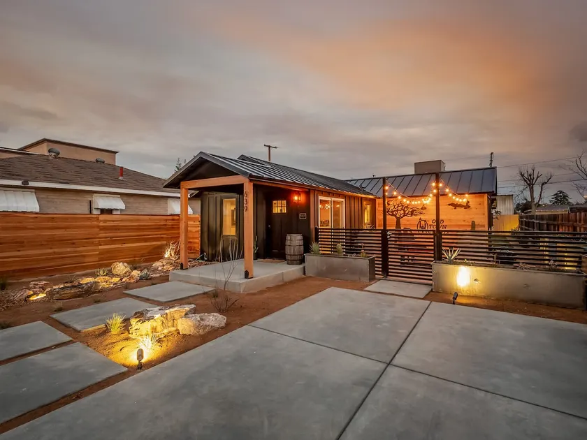 The Coyote Den *REMODELED in OLD TOWN 2 Bed 2 Bath - Image 1