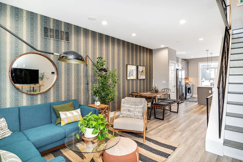 Charming Townhouse w/ Roofdeck -4B/3B - Sleeps 11! - Image 1