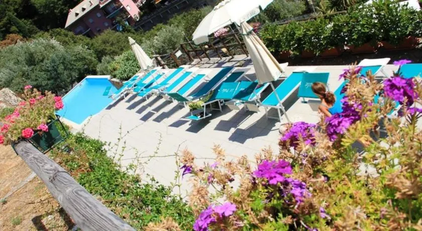 Monolocale Sup Giuli 1 Swimming Pool and Parking - Image 1