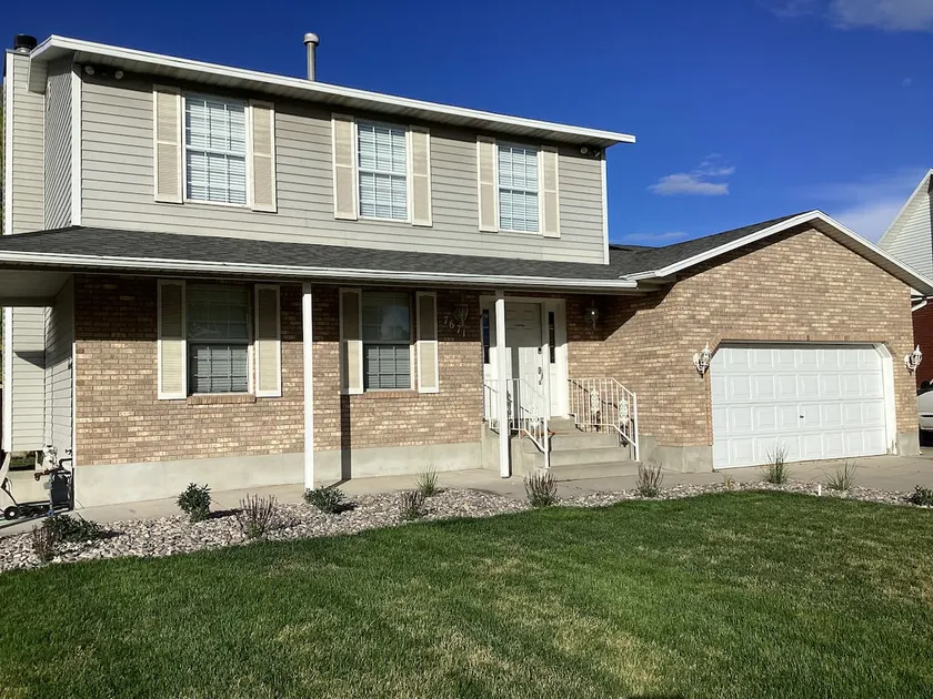 Mountain View home, spacious, sleeps 12 - Image 1