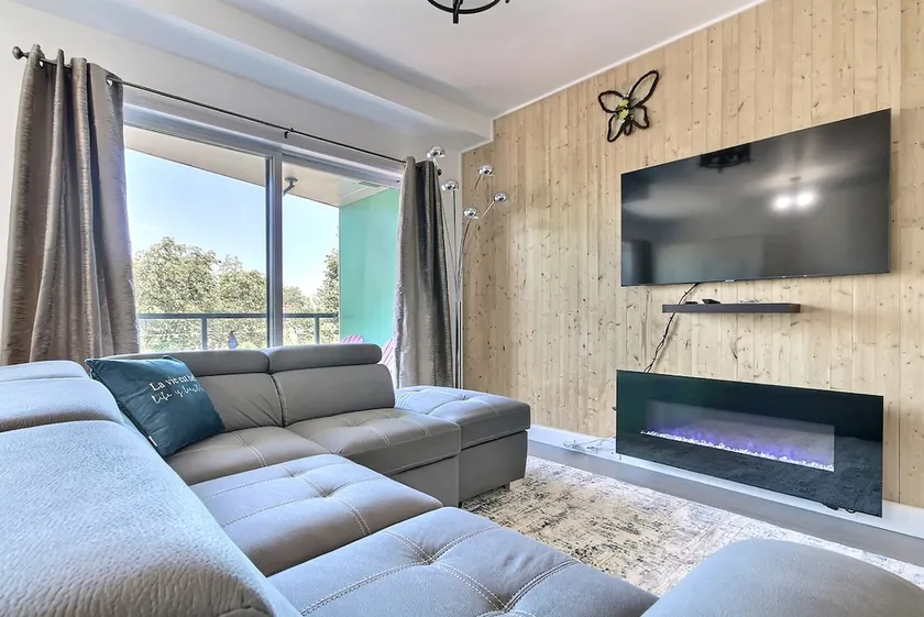 GOOD VIBES ONLY / 4 beds /FREE Parking 309007 - Image 1