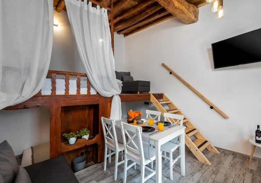 Lotza Traditional House Salakos - Image 1