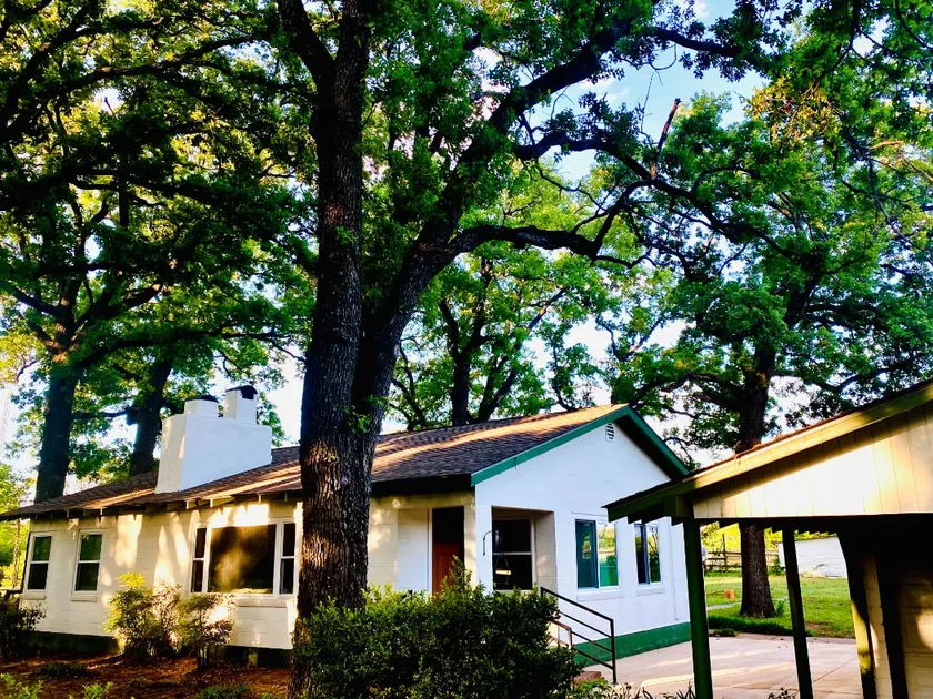 Beautifully Renovated Home near Waco/Baylor/Silos - Image 1
