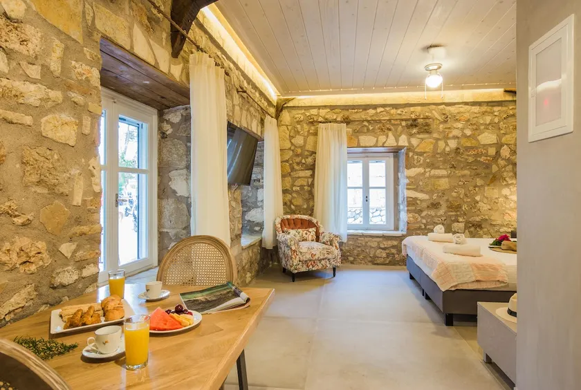 Stone Suites at Lefkada's Old Port - Image 1