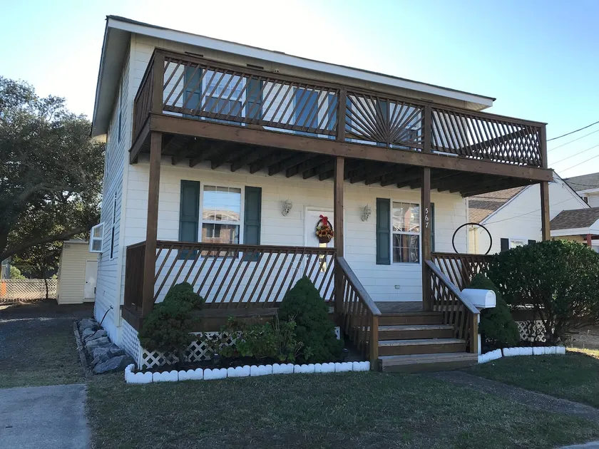 Comfy three bedroom cottage - easy beach access - Image 1
