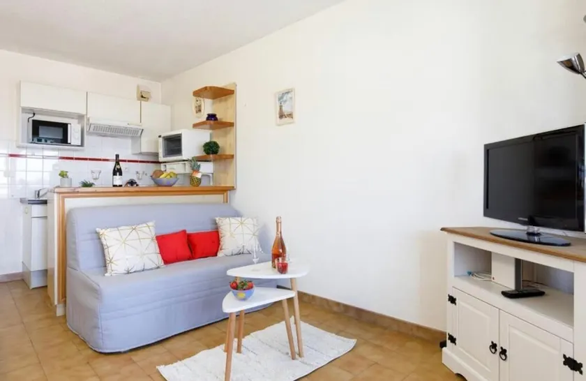 Sea view, beach 150 m away, Balcony, Air conditioning, Wifi - Image 1