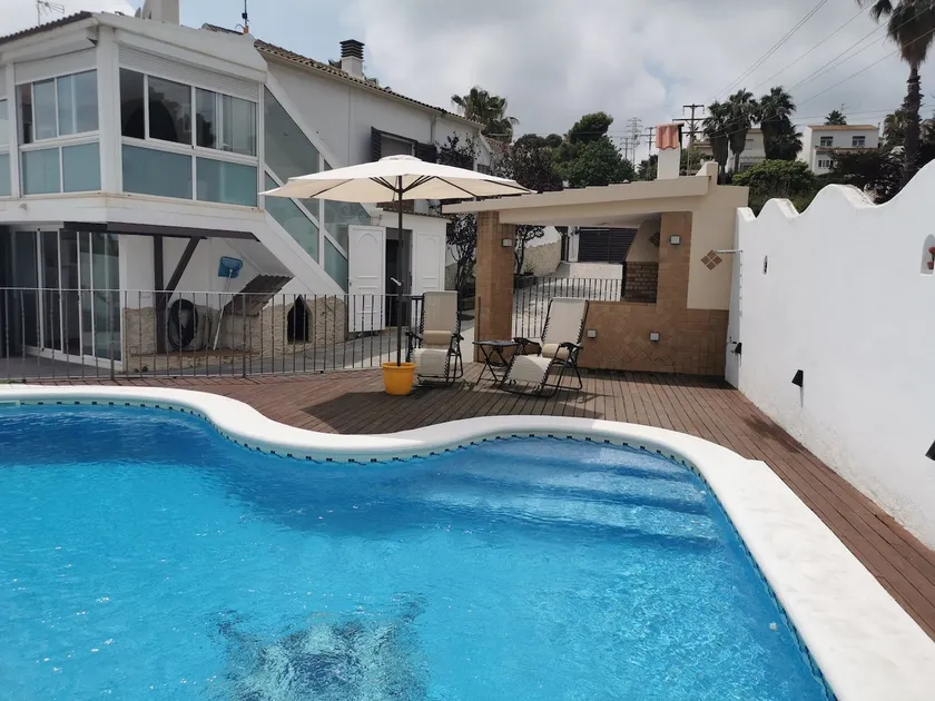 Private Pool near the Beach, 40 min from Barcelona - Image 1