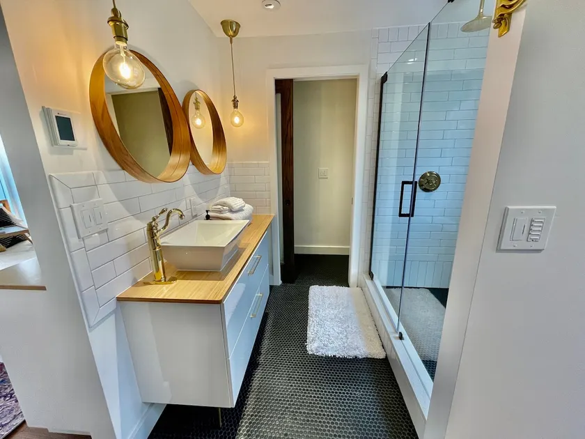 Luxury Spa Retreat Studio for 1-2 Guests - Image 1