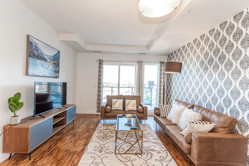 Lovely 2 bedrooms with free underground parking - Image 1