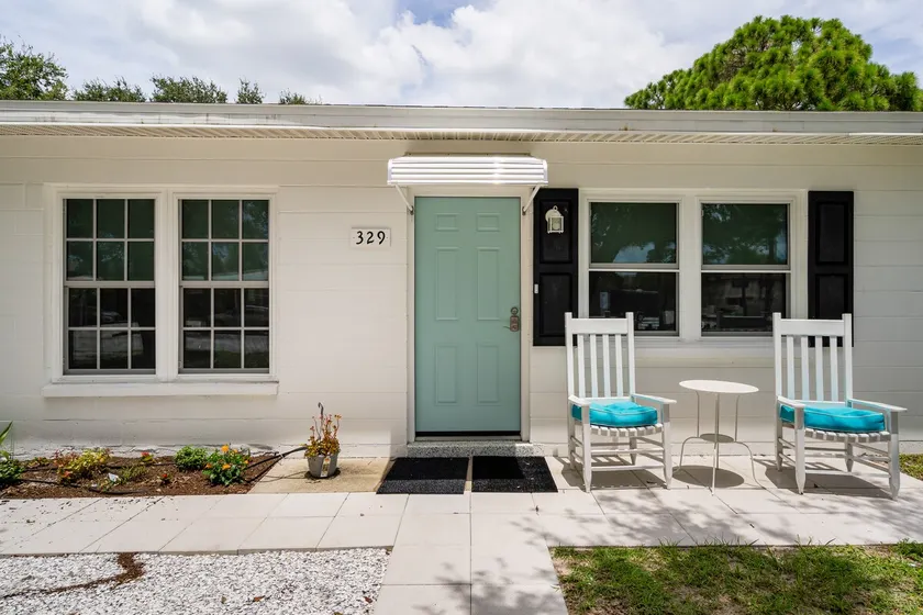 Walk to the beach! Clean and new, remodeled  cozy 3 bedroom 2 bath cottage house - Image 1