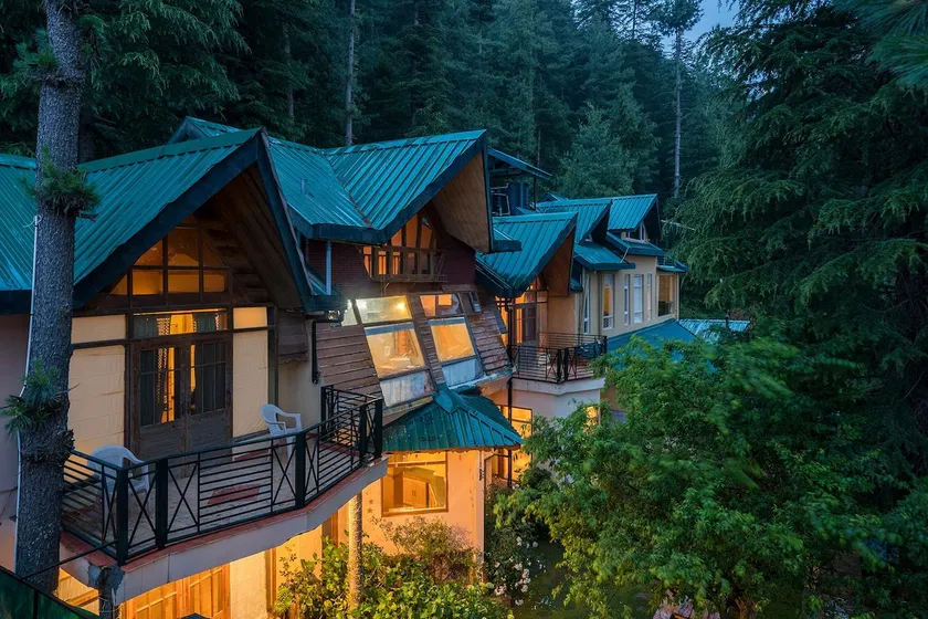 StayVista | 3BR Wooden Chalet w/Mystic View & Pets - Image 1