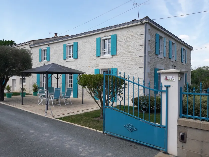 Logis de LANGE, Les Aigrettes apartment + boat and bikes - Image 1