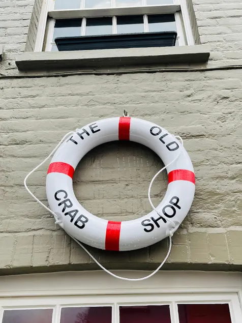 The Old Crab Shop. PERFECT location & sea views. - Image 1