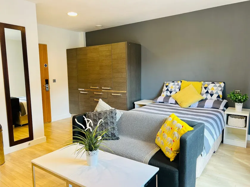 Spacious Studio Apartment in Zone 1 near Holborn - Image 1