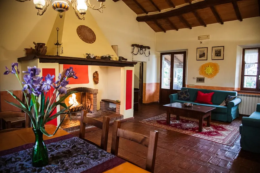9 people charming apartment near Trasimeno Lake - Image 1