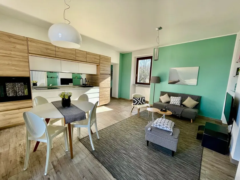 Lake View Apartment in Arona - Image 1