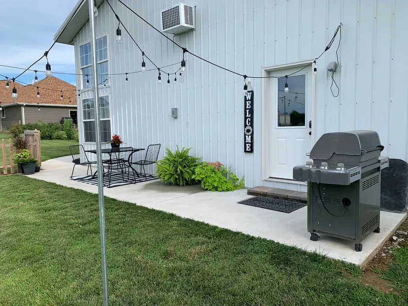 Ozark Artist Retreat and Art Studio - Image 1