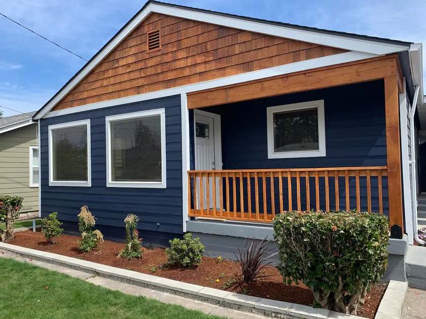 Quiet Convenient Cute 2 Bedroom Home - Image 1