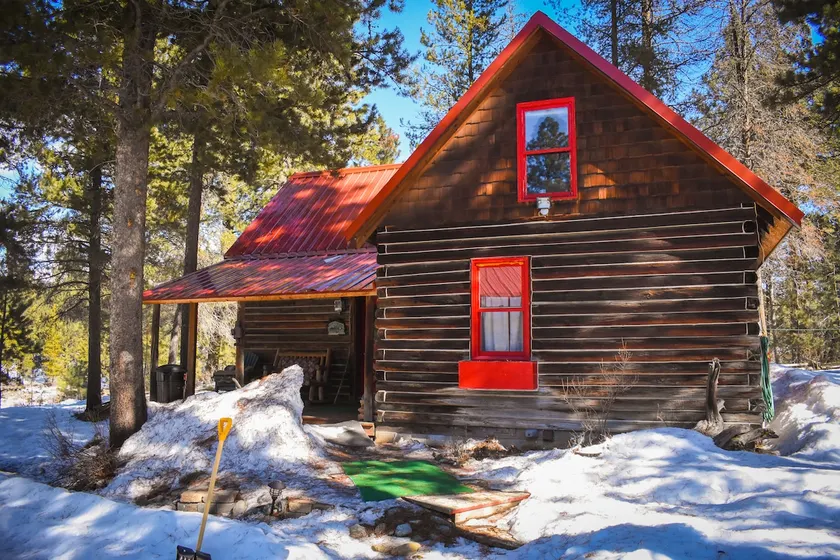 Taylor Mountain Cabin - Image 1