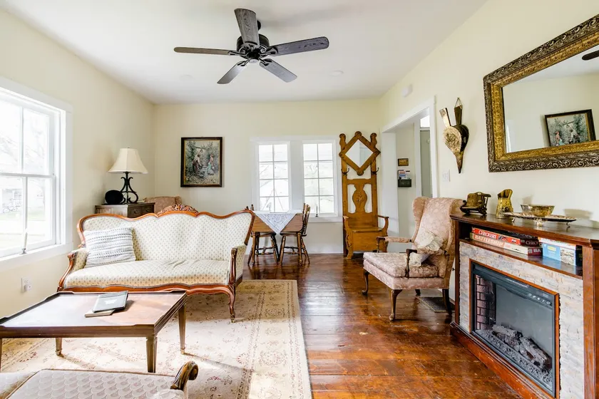 Cozy, historic 5-bedroom home in Amish country - Image 1