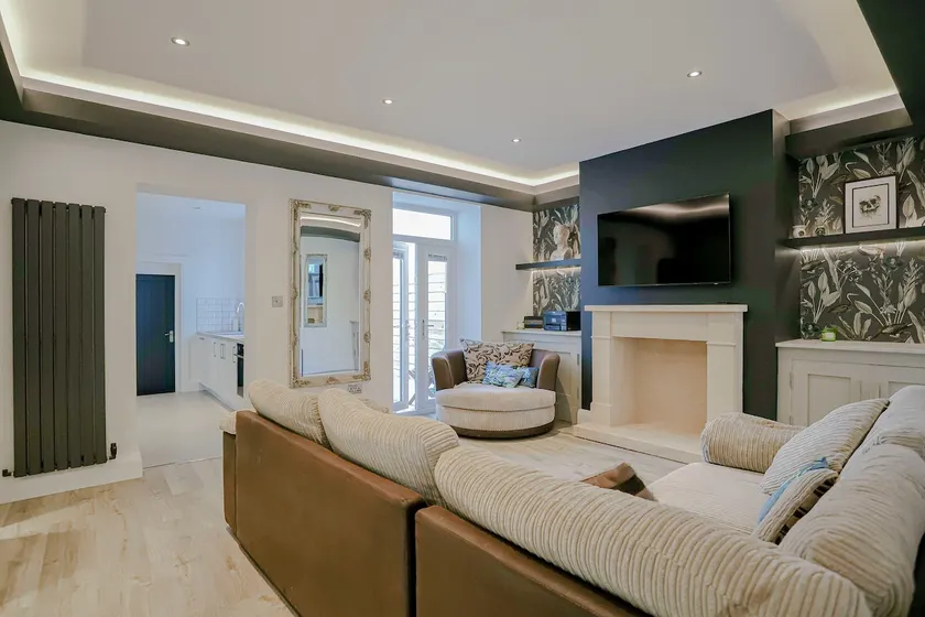 4 bedroom accommodation in Clitheroe - Image 1