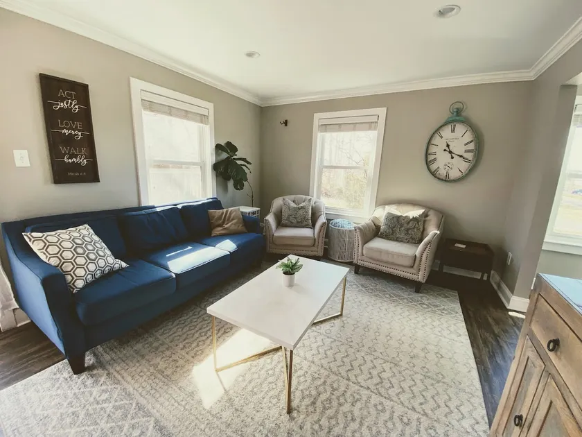 2 Bedroom Plus Bonus Loft Townhouse Near IAD - Image 1