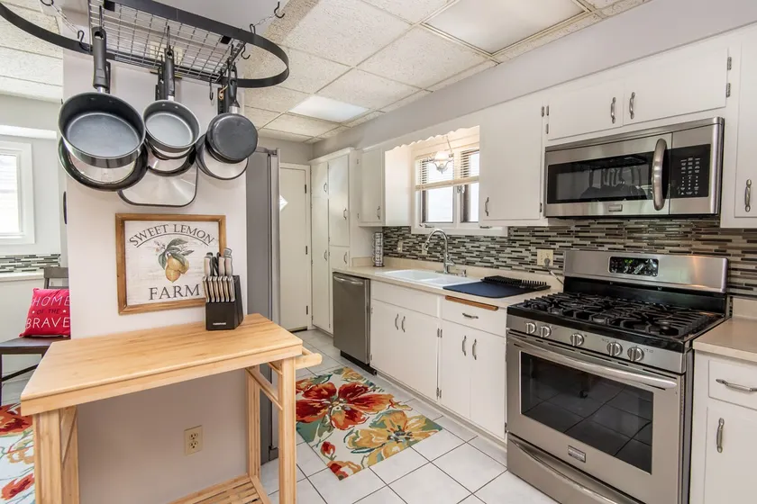 Family friendly, Private Patio, Walkable, Quiet - Image 1