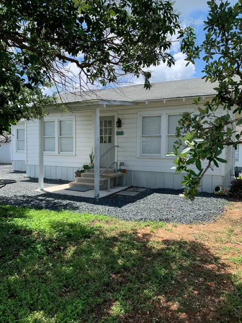 Lil’ Comfort House - Image 1