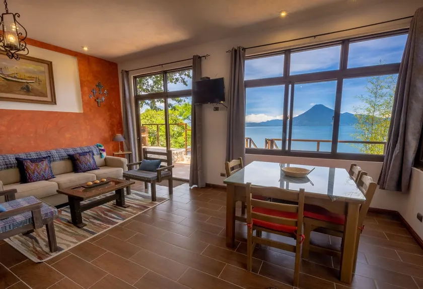 1 bd/1bath incredible lake view and Jacuzzi - Image 1