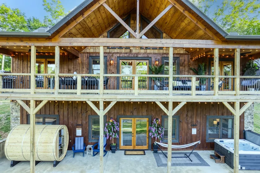 Blue Ridge Cabin: 3 Master Suites, Sauna & Hot Tub - Image 1