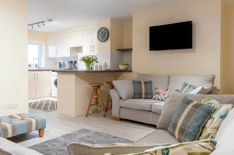 Flat 33 Westmorland Street - Image 1