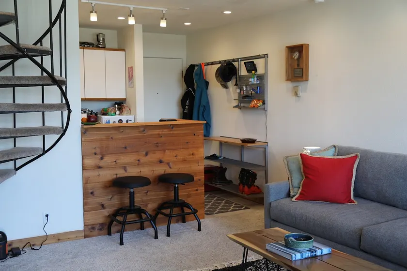 Comfortable and Convenient Ski-In/Out Condo! - Image 1