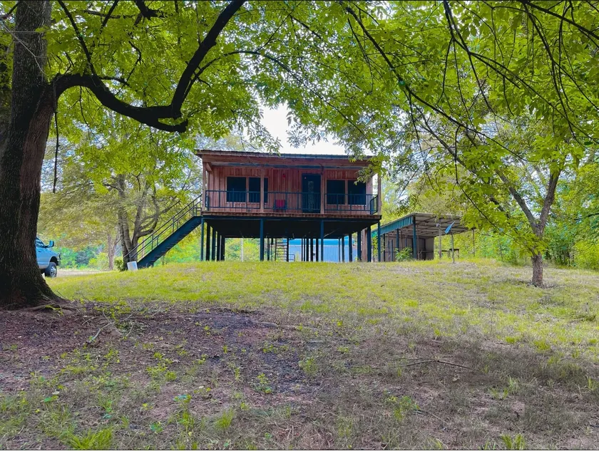 Mud Lake Lodge - Image 1